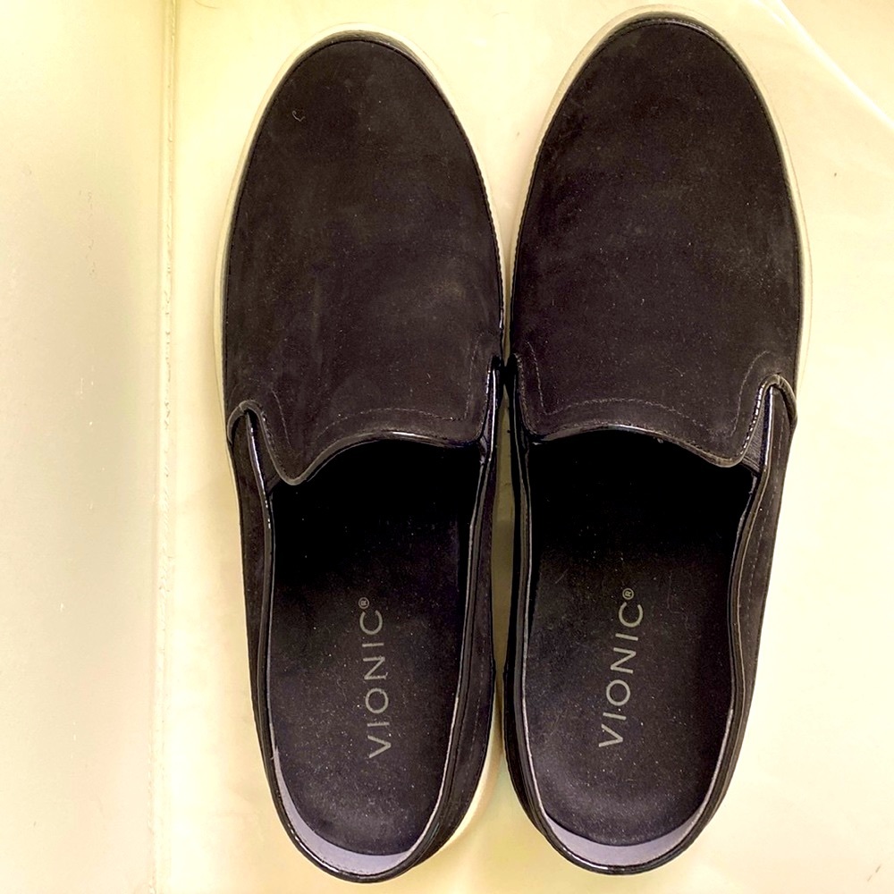 Vionic Women's Effortless Backless Black Suede Shoes -Size 8 - Retail price $120